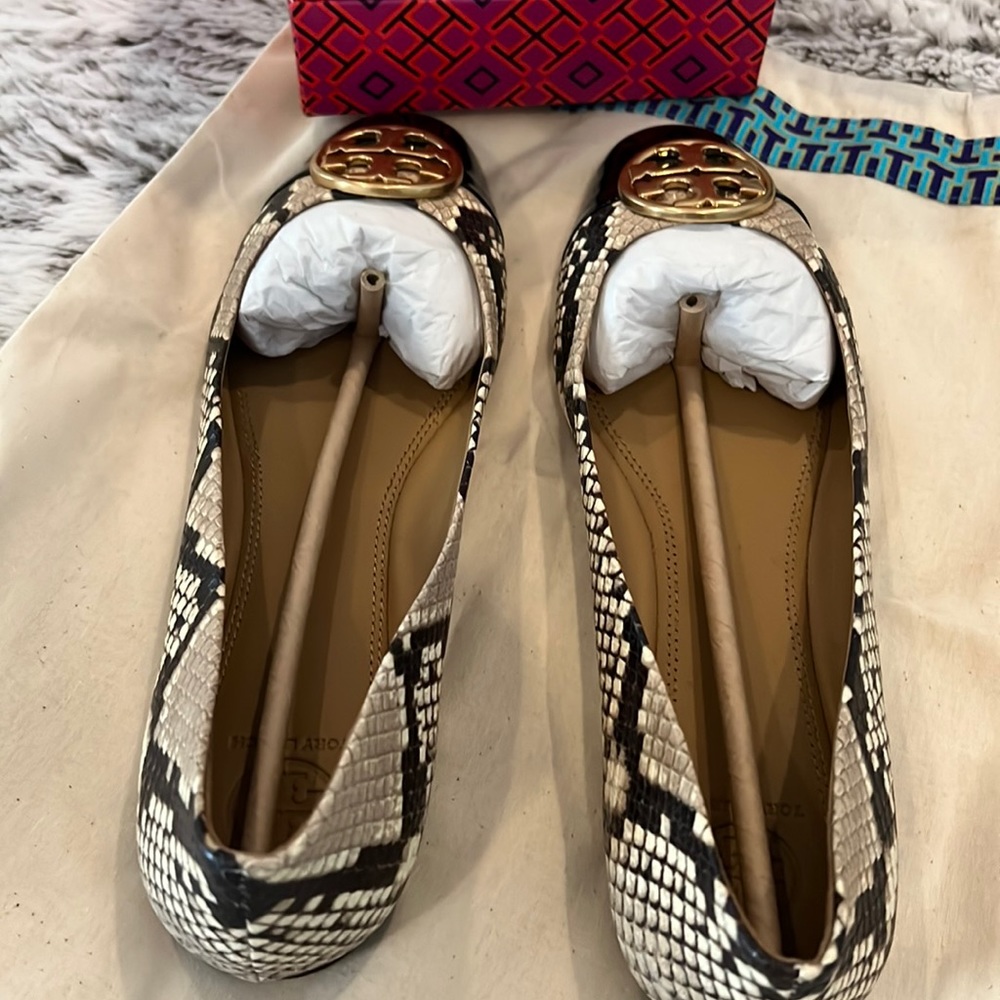 Like new Tory Burch Sold Out Snakeskin Flats